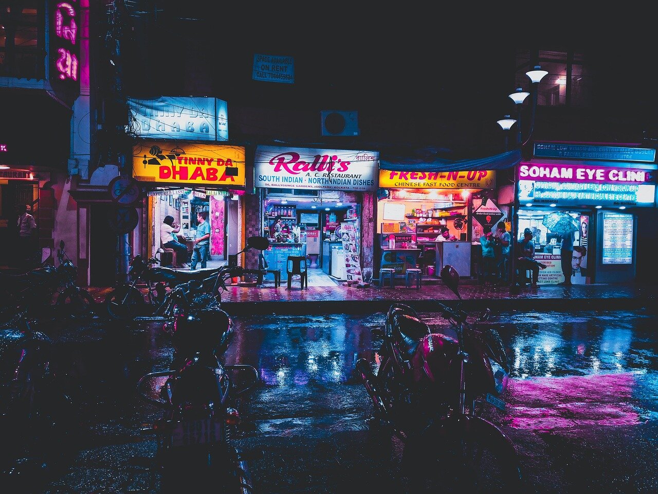 고객 지원 서비스를 통해 신속하게 문제를 해결하는 모습의 일러스트